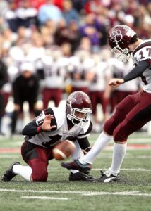 american football, football, kicker, extra point, field goal, holder, pigskin, gridiron, texas football, play, sport, game, competition, team, american football field, helmet, ball, teamwork, kick